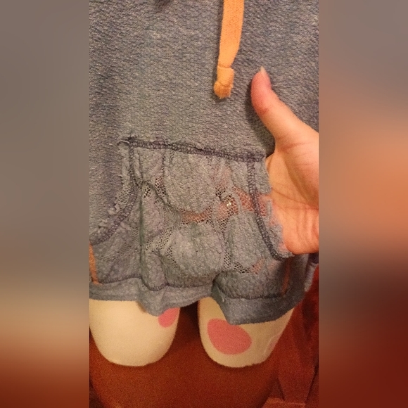 American Rag Cie hoodie - Picture 2 of 6